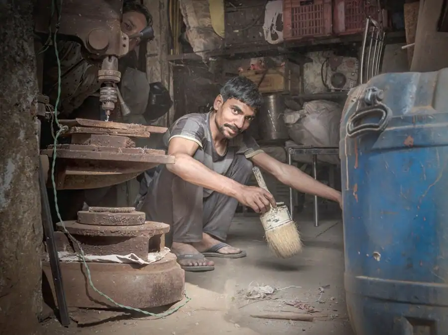 slum de dharavi hommes